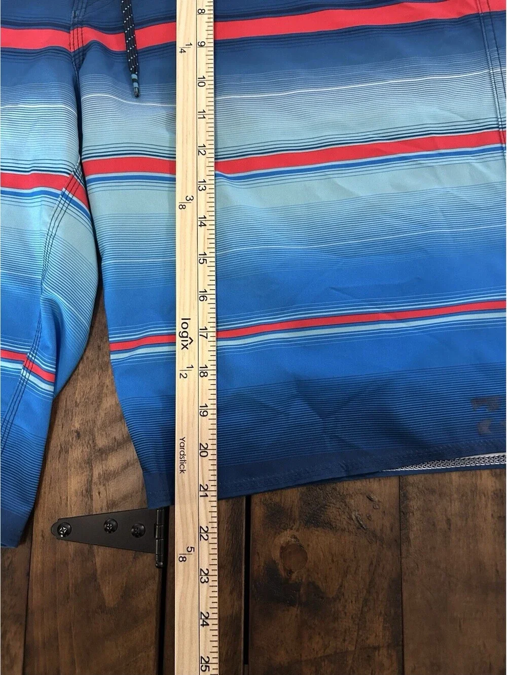 Billabong Swim Trunks Men's Size Large Red Blue Striped Surf Board Shorts A4P6